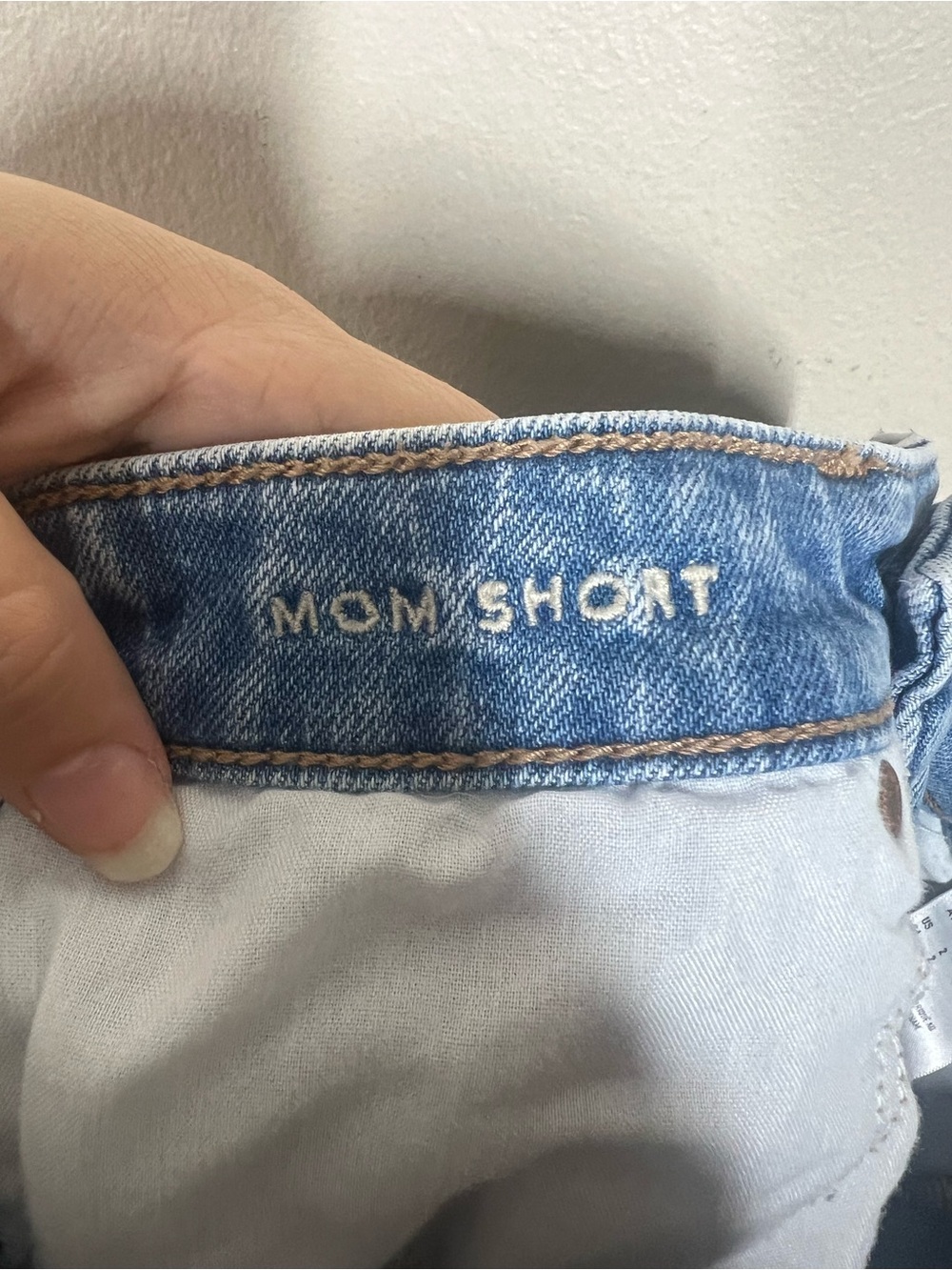 American Eagle Outfitters Women’s Light Blue High Rise Denim Mom Shorts Size 2 - Picture 6 of 7